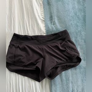 Lululemon low rise speed-up shorts, size 4, 2.5”